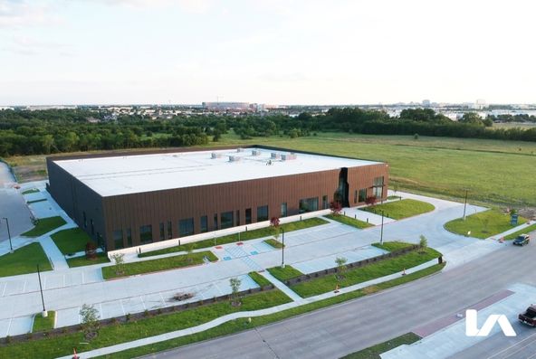 Industrial For Lease: 4000 E Plano Pkwy, Plano, TX 75074